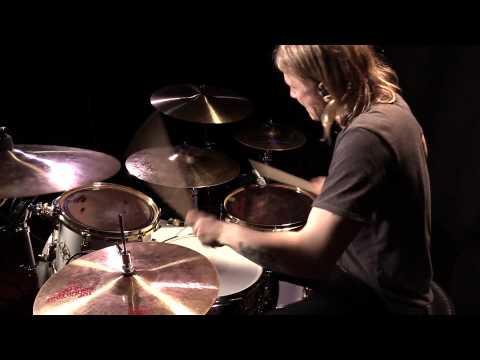 Stratovariuksen Rolf Pilve opettaa Metallirummutuksen jatkokurssilla - Rockway.fi