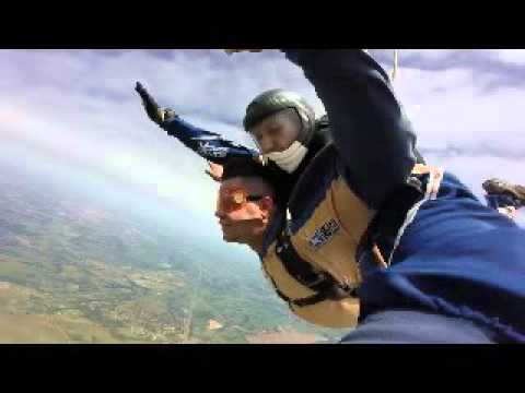 Salto de Paraqueda do Silas C na Queda Livre Paraquedismo 22 11 2015