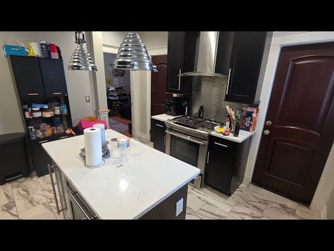 2 MONTHS FREE! NO FEE! LUXURY APT w. Laundry in Unit.  2 Parking Spots Inc.  Pet Friendly! property video