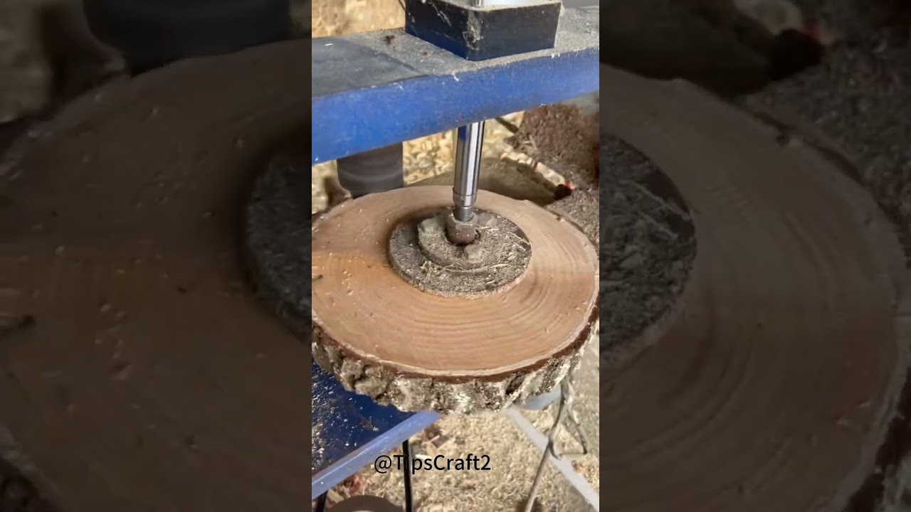🪵 The making of a wooden cutting board: First, cut it into a circle, then drill holes.
