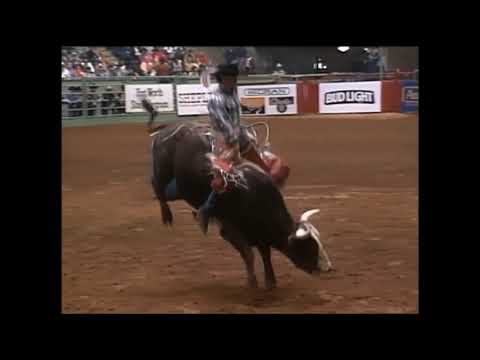 Lowell Johnston vs Bad to the Bone - 94 PBR Ft. Worth (81 pts)