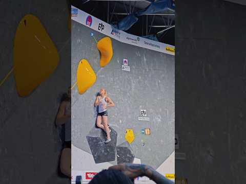 Waiting for a bus on the volume😱IFSC WORLD CUP INNSBRUCK 2024Woman's Boulder Final W3 Janja Garnbret