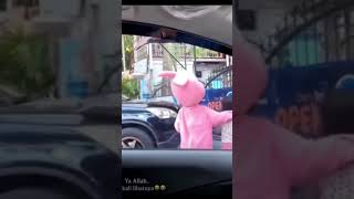 Download lagu Miris! Terekam Momen Seorang Ibu Menurunkan Dua Anaknya Untuk Mengemis mp3