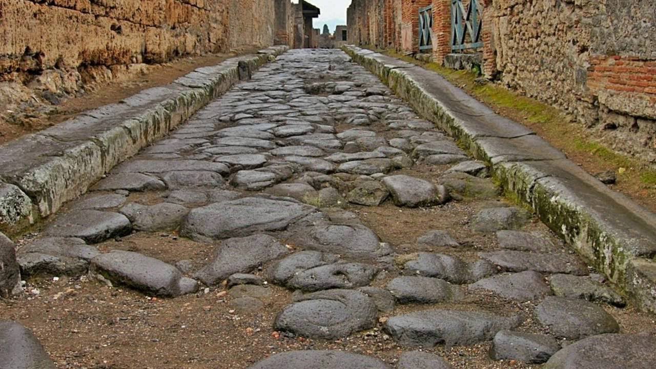 Le strade romane. Come le costruivano?