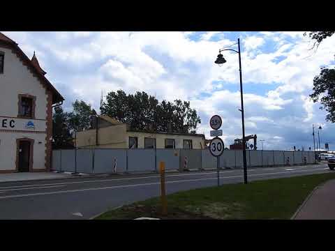 Budowa węzła przesiadkowego w Kartuzach. Rozbiórka magazynów kolejowych PKM Kartuzy