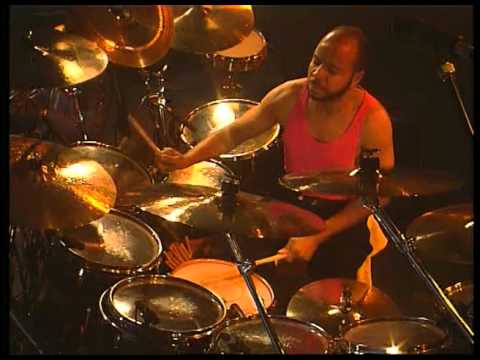 Chester Thompson Drum Cam - Hang in Long Enough (live)