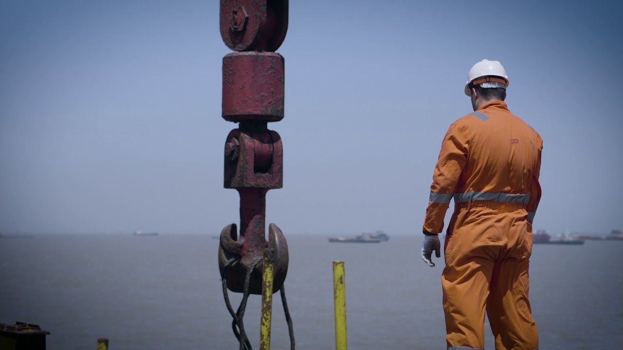 Siemens presents: The first 1,100 kV HVDC Transformer (full version)