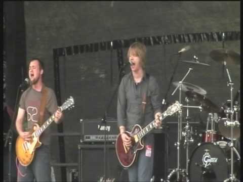 Z-List Tears - Set Me On Fire (Live at WMF 2008)