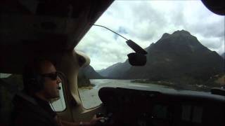 preview picture of video 'Landing Milford Sound runway 29'