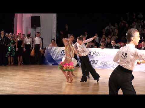 MIKE & ROXY - MOSCOW - IDSF WORLD JUNIOR II LATIN 2011 - QUARTERFINAL - CHA CHA