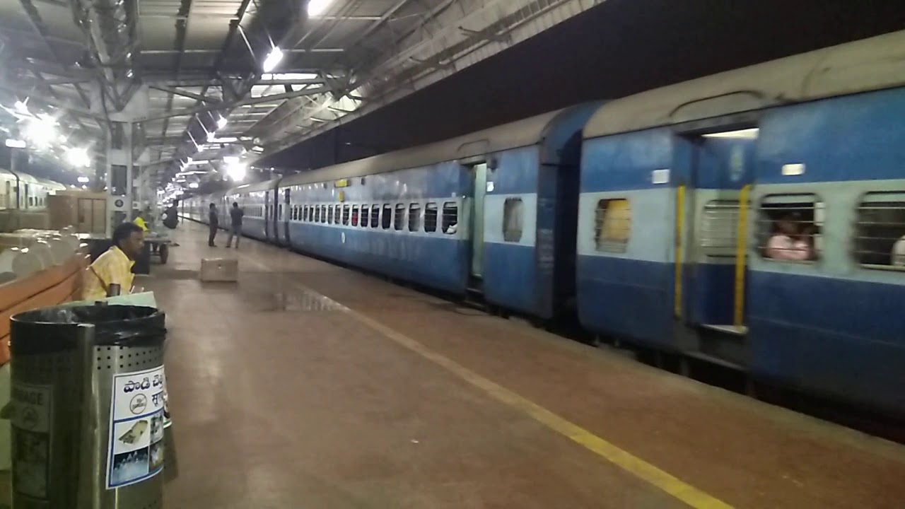 Watch video 18518 Visakhapatnam-Korba Express train running with VSKP WAP-4 Electric locomotive betwe Now 18518 Visakhapatnam-Korba Express train running with VSKP WAP-4 Electric locomotive betwe