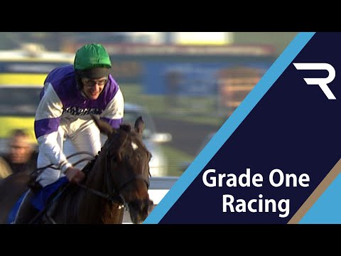 KINGSCLIFF wins the inaugural Betfair Chase in 2005 under Robert Walford