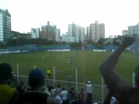 Torcida comemorando o gol do Uberaba