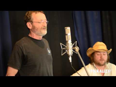Folk Alley Sessions: David Francey - "Cheap Motel"