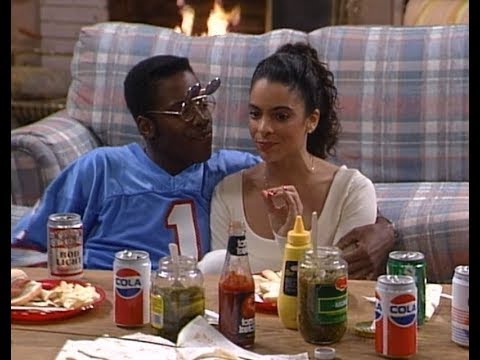 A Different World: 3x23 - The gang spend spring break together