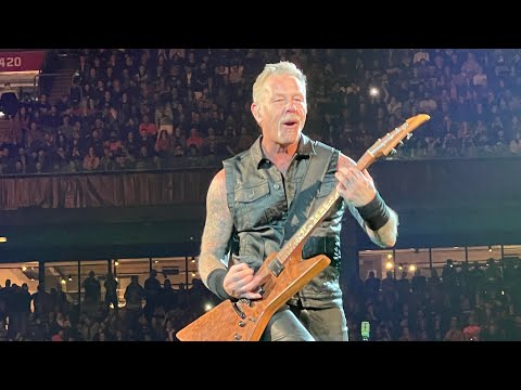 Metallica - Seek & Destroy - Amsterdam 27-04-2023 - close up from Snakepit
