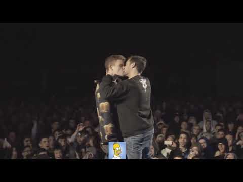 blon besa a arkano 😈😅