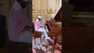 Rap Hype Man Flava Flav Flexes His Musicianship In Paris