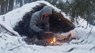 Building Bushcraft Survival Shelter in a Snowy Forest, Survival Skills, Solo Winter Camping