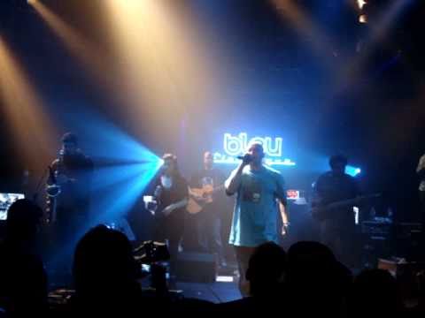 AKRO - Bitches From Brussels / Bruxelles Plurielle Feat. Julie Rens