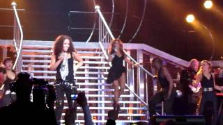 ALICIA KEYS &amp; BEYONCE - Put It In A Love Song - Madison Square Garden - 03/17/10