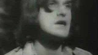 Play For Today - The Long Distance Piano Player 7/10