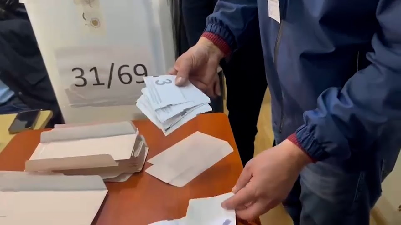 Գյումրեցին պատռել է բոլորի քվեաթերթիկները, դրել ծրարի մեջ