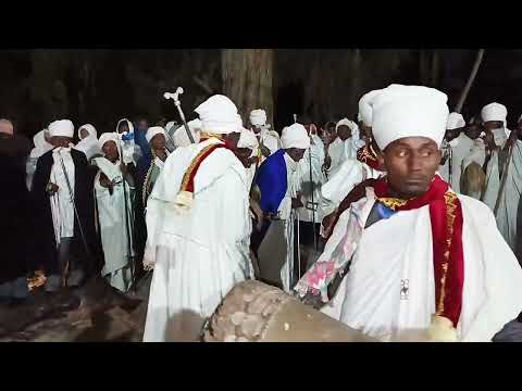 ገብርኤል ስሙ ዘአምኃ ለማርያም፤ ዘበትርጓሜሁ አምላክ ውእቱ። አቅዲሙ ዜነዋ ለደብረ ልዑል ኢየሩሳሌም፤ አምኃሁ ለዘይመጽእ ዐቢይ ኖላዊ።»