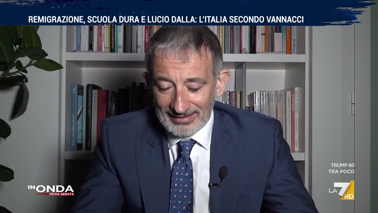 Botta e risposta Senaldi-Aprile a In Onda: "Mettiamo un distintivo giallo a chi non è ...