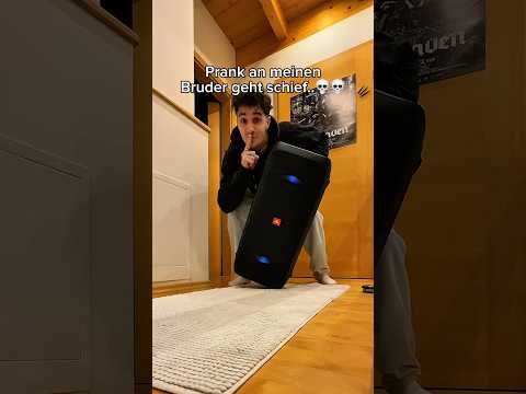 BRO CHILL😭😭 #bass #remix #lustig #witzig #shortvideo #fypage #music #techno #helenefischer