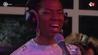 Sabrina Starke - 'What I'm Made Of' live bij Rabbering Laat