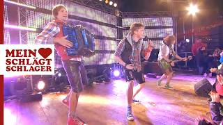 Music video thumbnail preview for Dorfrocker - Tiefkühlpizza (Ingeborg Marie) (Offizielles Musikvideo) by Dorfrocker