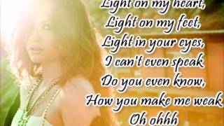 Demi Lovato - Lightweight (Lyrics)
