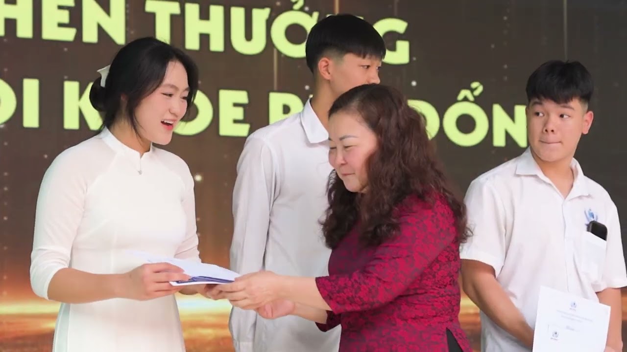 Hệ chất lượng cao 3 năm để khác biệt