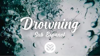Armin van Buuren - Drowning (Lyrics/Sub Español) ft. Laura V (Avicii Remix)