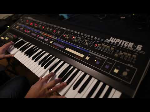 Roland JUPITER-6 new arrival