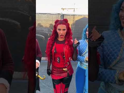 Descendants 4 CAST say FAMOUS Queen Of Hearts Dialogue