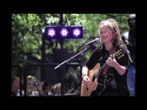 Crystal Bowersox Sings for Toledo & the Mud Hens