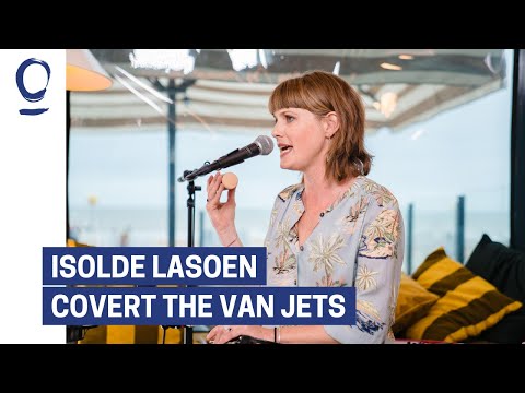 Isolde Lasoen covert The Van Jets in Hotel Marcel