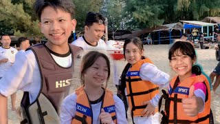 Download lagu THE EXCITEMENT OF FAREL PRAYOGA-VANIA-HURREM-ETENIA'S TOGETHER AT ACEH BEACH mp3