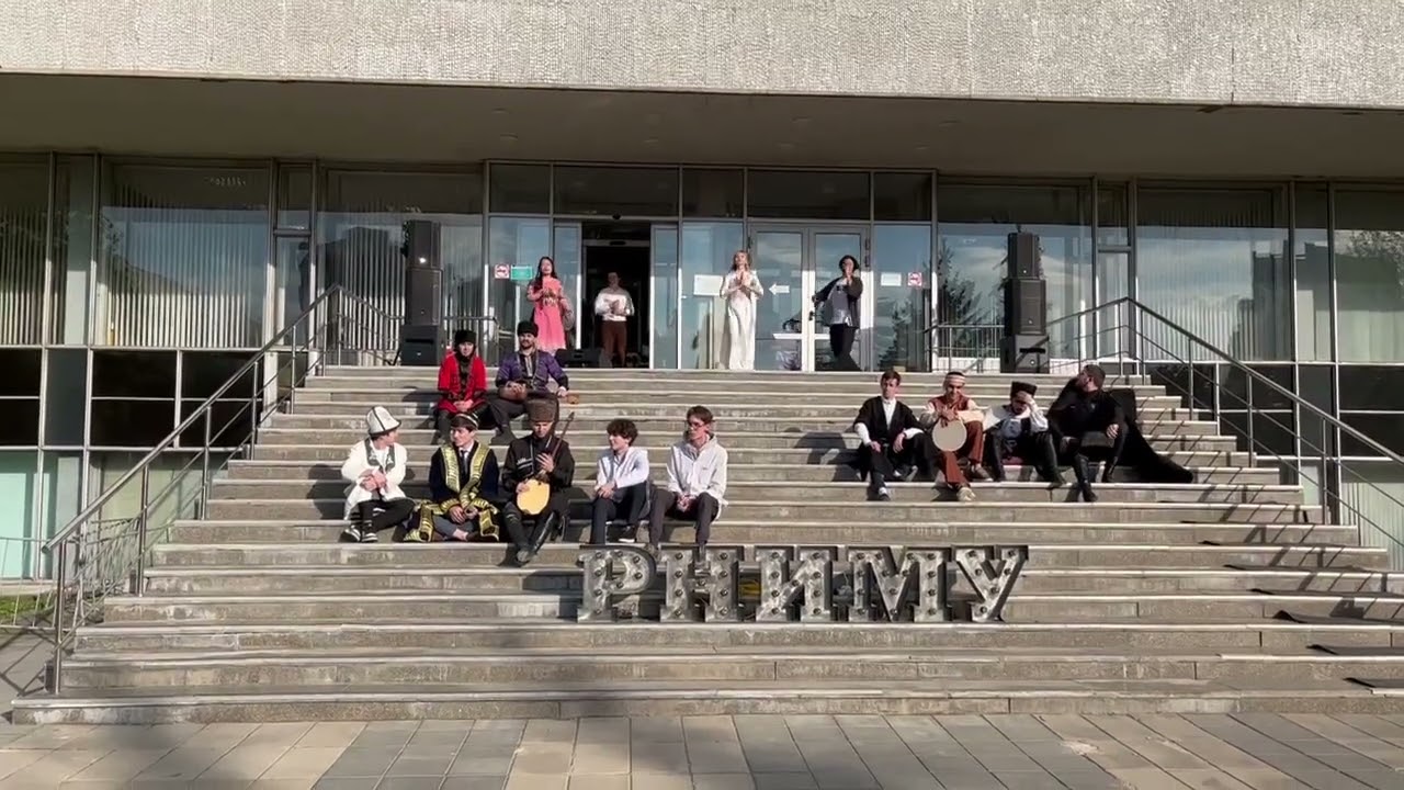 Фестиваль землячеств РНИМУ - Вьетнам - Hồ trên núi (Озеро в горах)