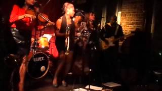 SWEET LITTLE BLOODHOUND PERFORMING @THE FIVE SPOT (4)