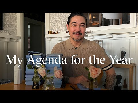 Mistletoe, Rain & Quiet Rituals | Scent, Music & Noticing the City