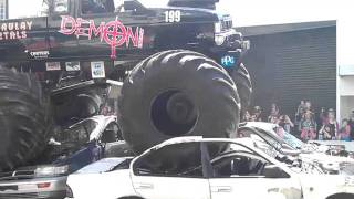 preview picture of video 'Lower Hutt Monster Truck'