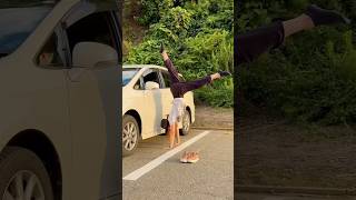 外遊びのプロは車は窓から入ります