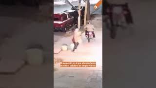 🚨📱 Motochorro robó un celular en plena Libertador