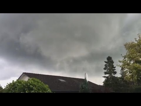 Tornado boven Vorden gefilmd