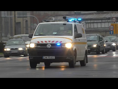 Gaz - Energy service and a ambulance responding with code 3  Alarmowo pogotowie gazowe- Energetyczne