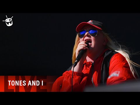 TONES AND I - 'Dance Monkey' LIVE (Splendour In The Grass 2019)