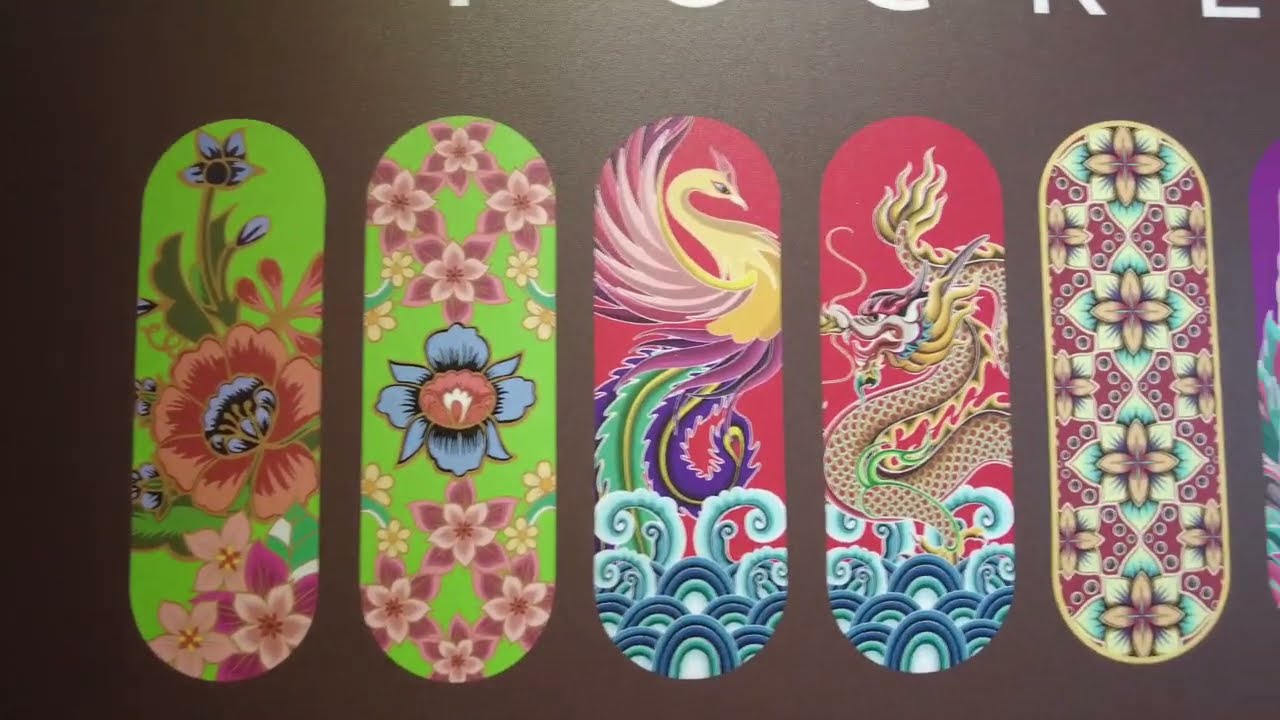 Tourists explore the fascinating Jaya Mata Knife Gallery in this video.